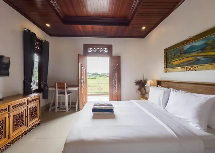 Tiara Hotel