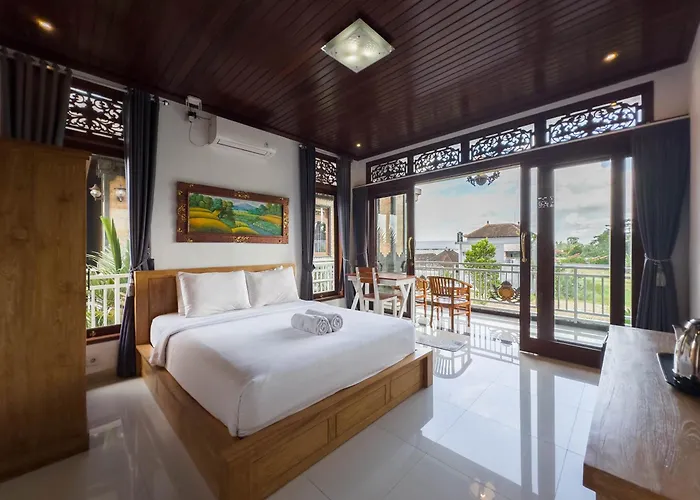 Tiara Hotel *